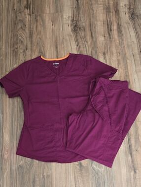 Scrub Star Scrub Set in Berry Size Med.